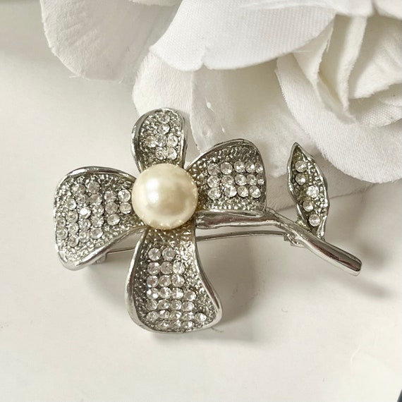 1980s Beautiful Silver Plated Faux Pearl And Diam… - image 1