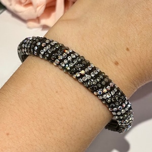 Unique Majordome des années 1980 et Wilson Sparkly Aurora Borealis Diamanté Black Bangle