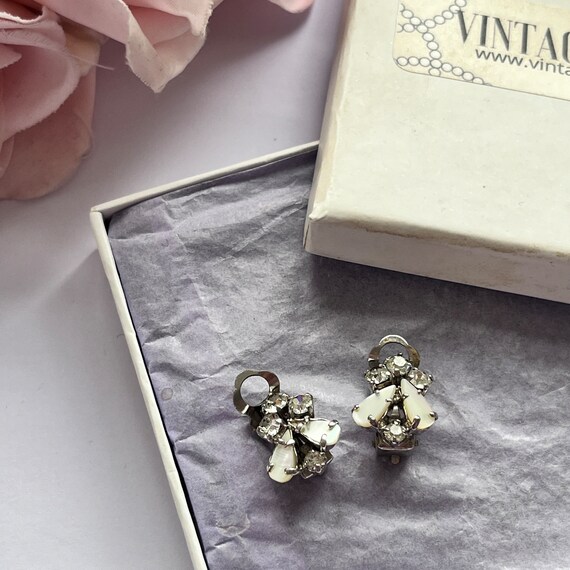 Boucles D'oreilles Vintage Nacrées Très Petites - Occasion, Parfaites Pour Un Look Délicat