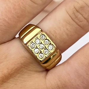 Sparkly Diamanté Gold Plated Statement Ring UK Size: O
