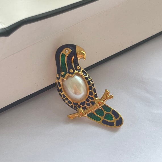 Broche Vintage Perroquet Couleur Or Avec émail, Cristaux Et Cabochon Vert – Occasion, Référence 566