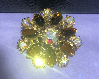 Stunning 1950s Aurora Borealis Vintage Sparkly Brooch