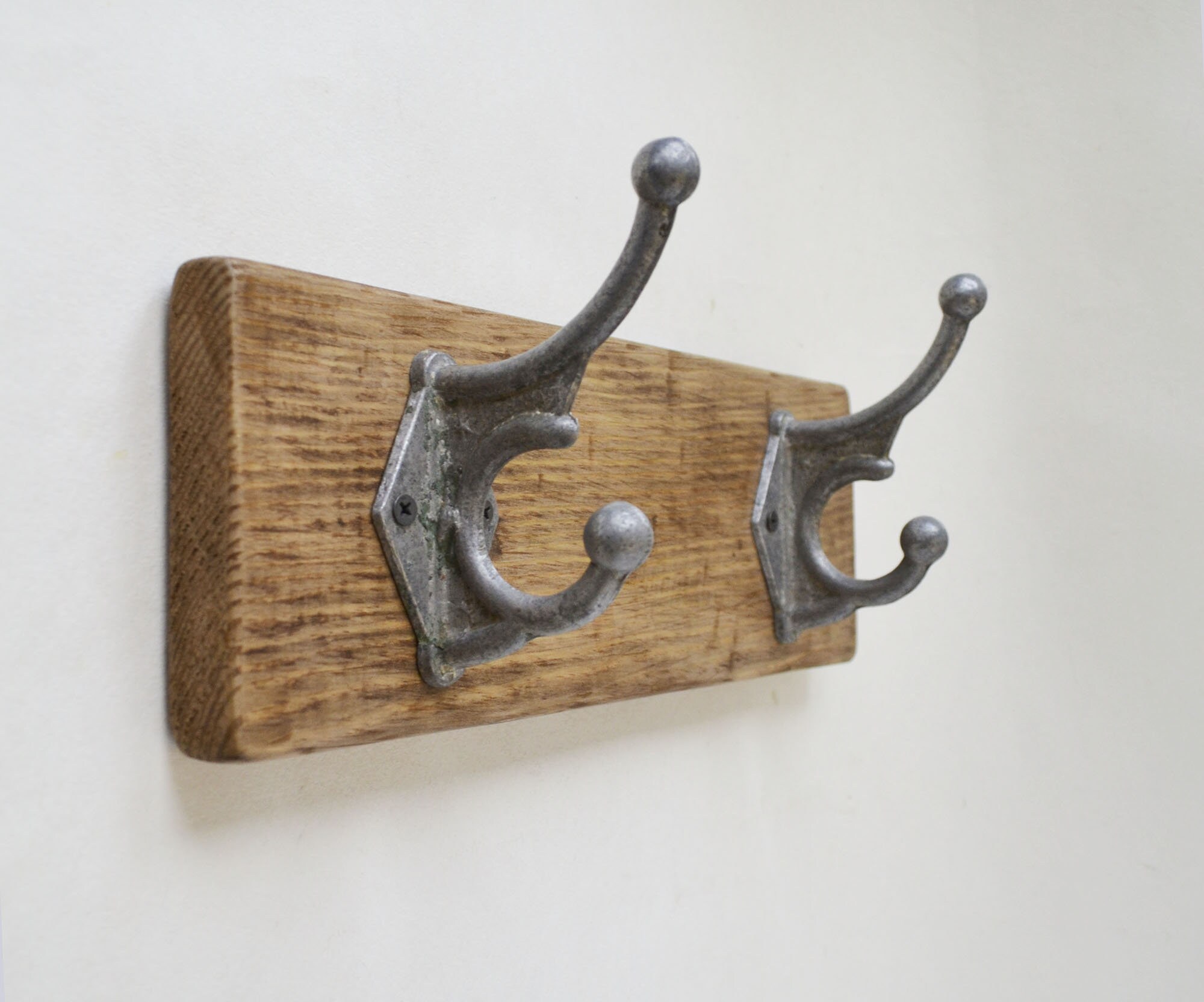 Gancho de madera de pared vintage montaje rústico en la pared | Etsy