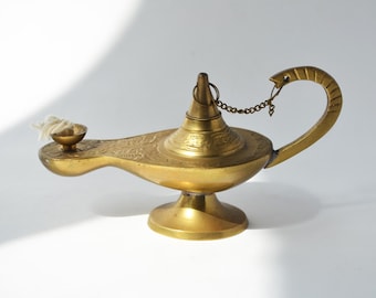 Mała, zabytkowa, mosiężna lampa dżin w stylu Aladyna, kolekcjonerska miniaturowa lampa naftowa w stylu boho