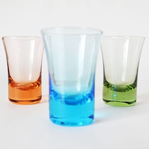 Shot glass set of 3, Vintage glassware