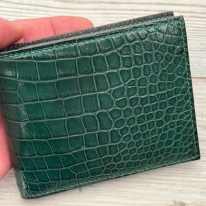 Portefeuille en alligator pour homme, portefeuille en cuir d'alligator vert, portefeuille à deux volets fabriqué à la main | Portefeuille de luxe pour homme.