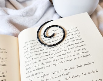 spiral bookmark | Wire bookmark, book lover gift, book clip, planner clip, paperclip, wedding favor bookmark, circle bookmark, reader gift