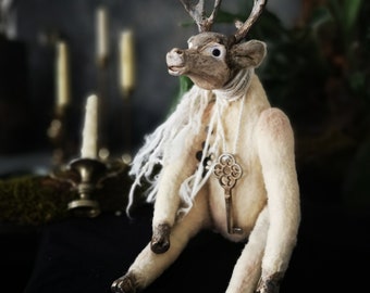 The deer from the fairy tale Teddy's Friends is a deer for the interior