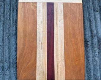 手作りの木製まな板／シャルキュトリーボード