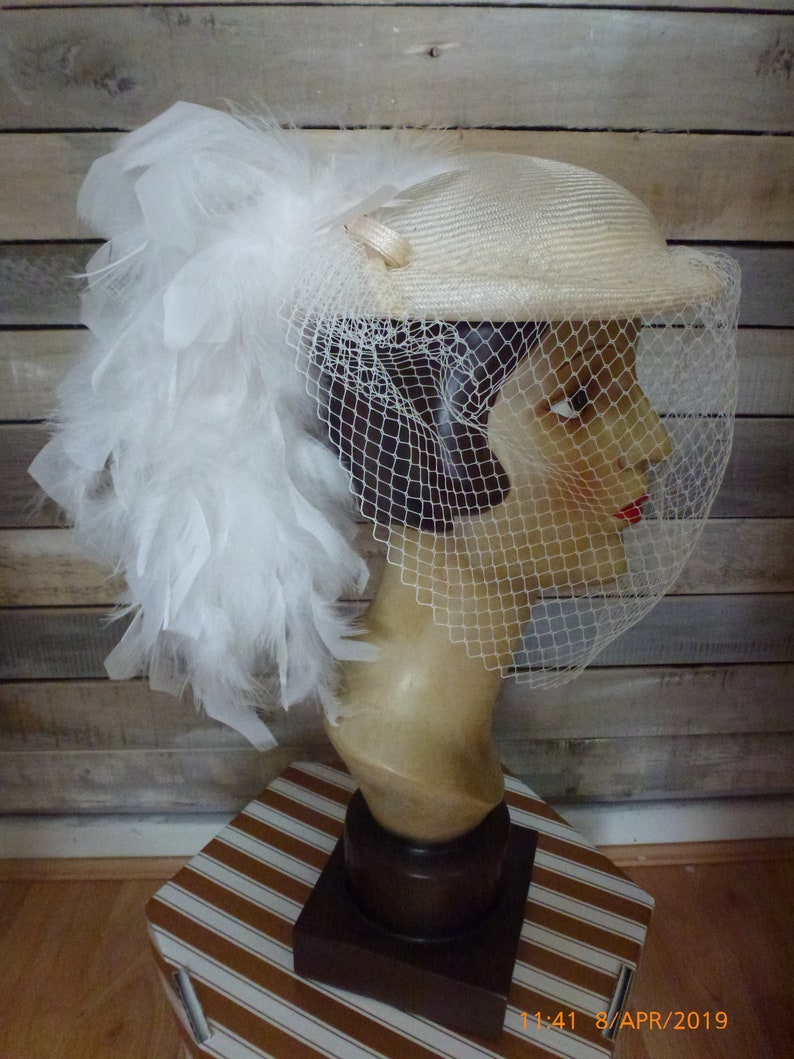 Vintage 1980/'s Ivory Pillbox Hat With Feathers /& Veil Wedding Party Special occasion Good Condition Made In England Rockabilly