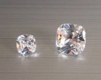 Juego de 5 circonitas blancas de corte cojín de 5/8 mm