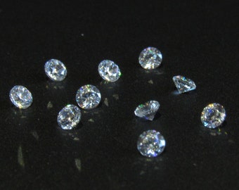 Brilliant cut white zircons diameter 1/1.4/1.5/2/2.25/2.5/3/3.5/4/5 mm lot 50/25/10/5 pieces high quality and brilliance for jewelry