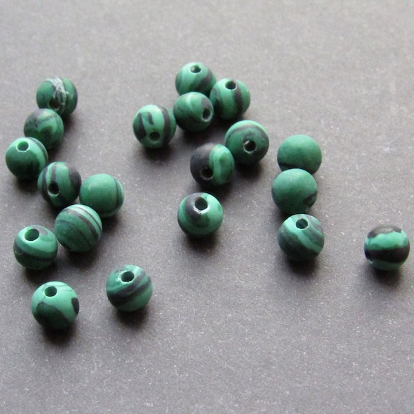 Perles de malachite synthétique, 4 mm opaques