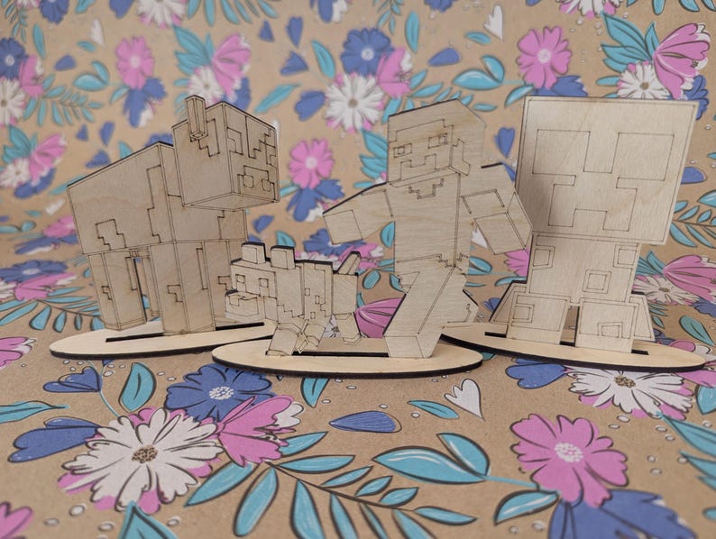 Minecraft Inspired Paintable Party Favour With Stand, Wooden Party ...