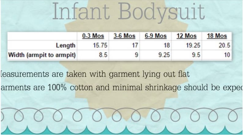 Pu&ograve; includere: Immagine con la scritta "Infant Bodysuit". Una tabella mostra le misure in pollici per diverse taglie di body per neonati, da 0-3 mesi a 18 mesi. La tabella include misure di lunghezza e larghezza. Il testo menziona anche che l'indumento &egrave; 100% cotone.