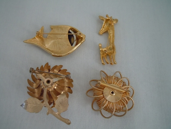 Vintage Brooches ~ Brooch ~ Pin ~ Lot ~ Gold Tone… - image 3