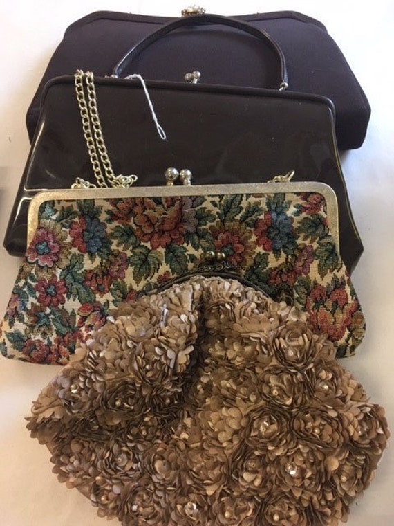 Group lot of vintage hand bags
