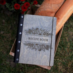 Family recipe book, custom cookbook, wooden recipe journal with leather, handmade recipe keepsake, unique gift for mom, gift for grandma