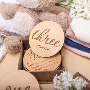 Cartes d'étape mensuelles pour bébé, ensemble d'étapes en bois, accessoires photo pour nouveau-né, marqueur du mois, cadeau de baby shower, petite décoration de chambre d'enfant, cadeau de nouvelle maman