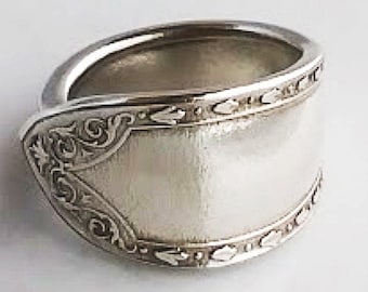 1225 / Pierścień ze srebrną łyżeczką - Sheraton 1910.