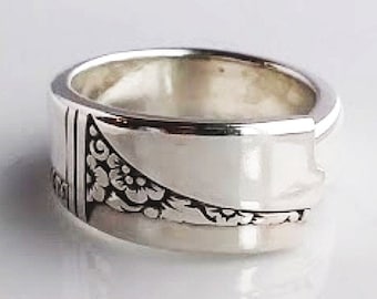 1369 / Pierścień ze srebra w kształcie łyżki - Caprice 1937.