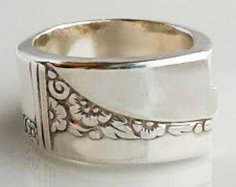 1059 /  Men's Silver Spoon Ring - Caprice 1937.
