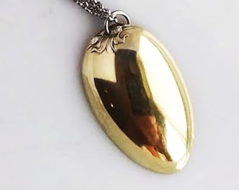 1827 / Naszyjnik z wisiorkiem w kształcie łyżeczki do kawy ze srebra próby 925.