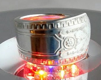 552 / Pierścień ze srebra w kształcie łyżki - Martynika 1935.