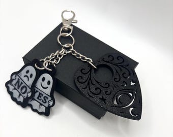 Ouija-Inspired Planchette Keychain Set with Ghost Charms | 3D Printed Gothic Keychain | Spooky Gift