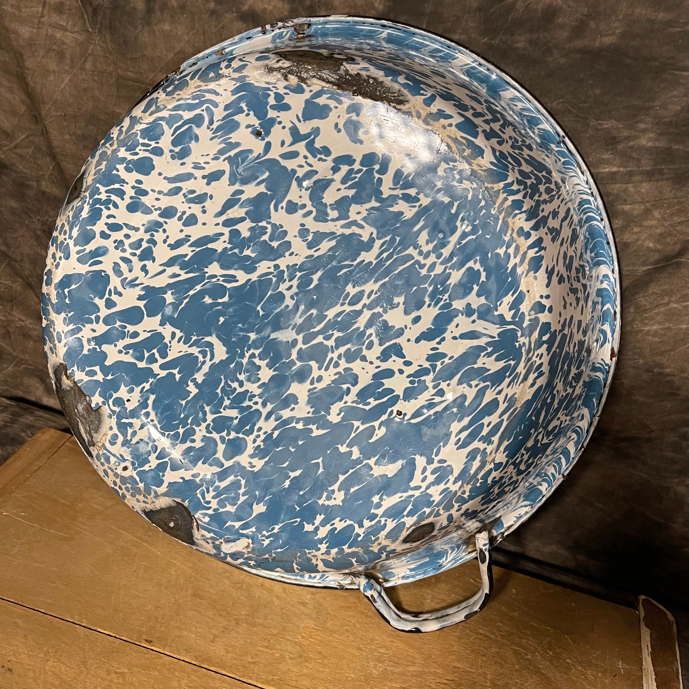 Vintage Enamelware Large Round Dish Pan, Blue and White Marble Enamelware  Tub With Black Trim 