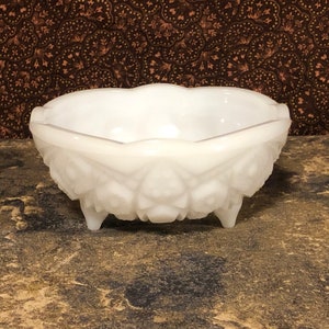 Vintage White Milk Glass McKee Thatcher Toltec 3 Footed Bowl