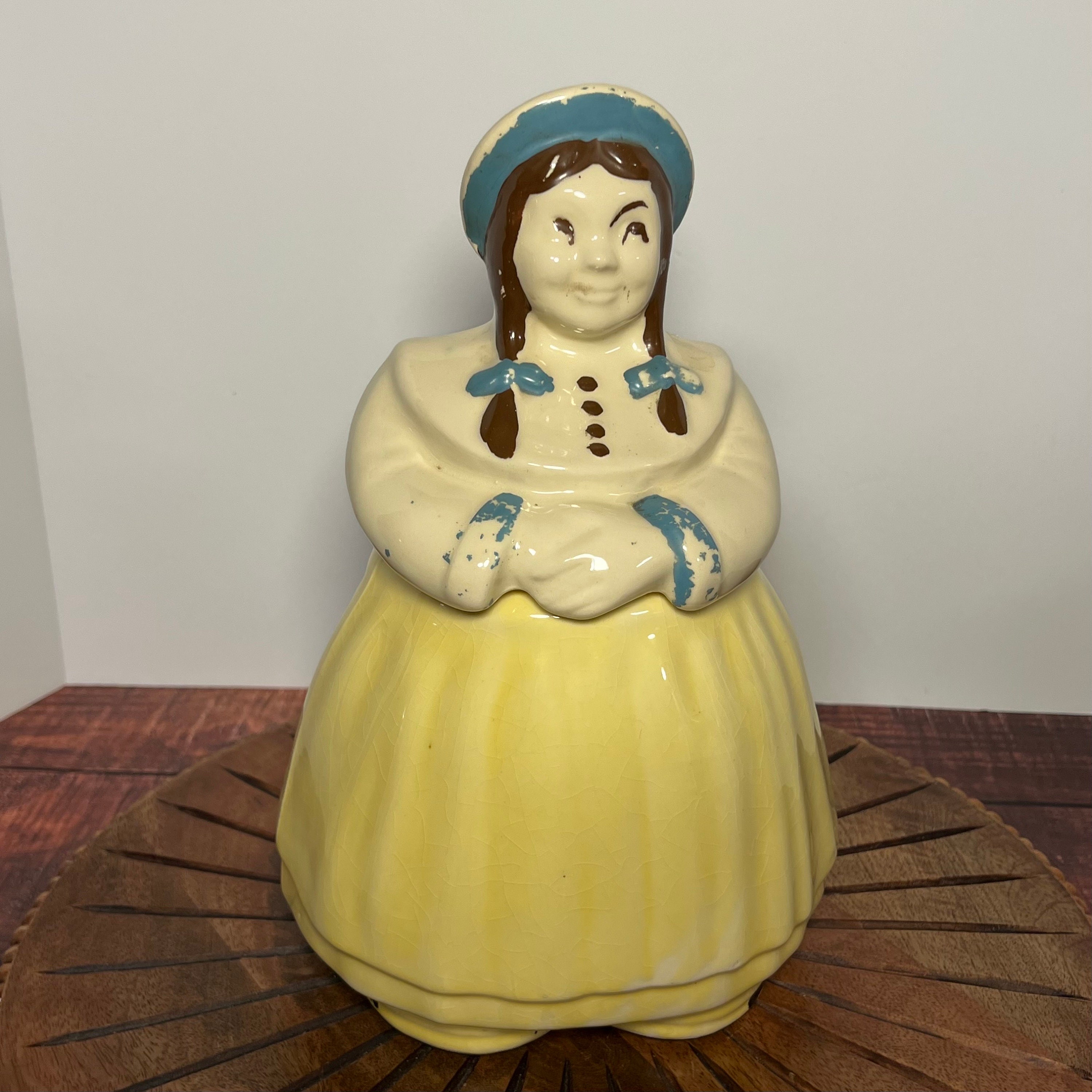 Vintage Dutch Girl Cookie Jar 1940's Pottery Guild Of