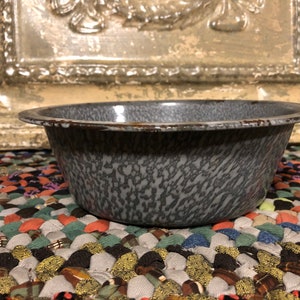 Vintage Gray Speckled Graniteware Pan