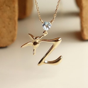 Collar con letra de colibrí personalizado con piedra preciosa aguamarina natural en forma de corazón, colgante con inicial de la A a la Z en oro macizo de 14 quilates o 18 quilates, regalo para ella