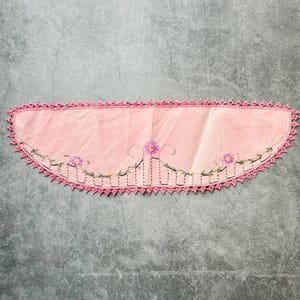pink dresser scarf VTG Pink Dresser Scarf -2 16x50~ 4 12x18 placemats Embroidery NOS