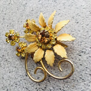 Gold Tone Amber Rhinestone Floral Brooch Unmarked 1.75&quot;