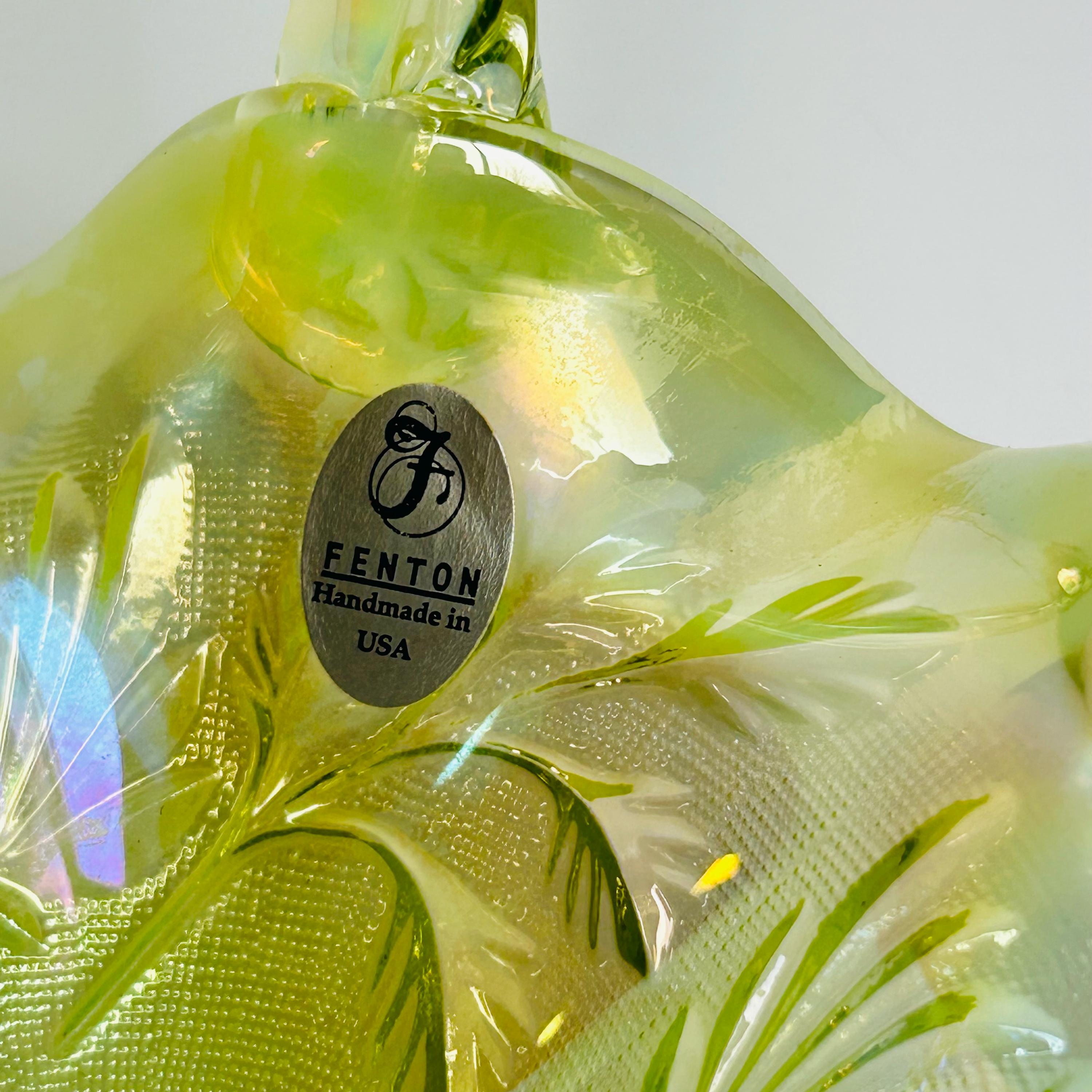 フェントングリーンワセリンウランアートガラスフリルバスケットが光る