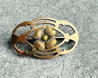 Gold Tone Floral Victorian Style Flower Brooch Unmarked 1"