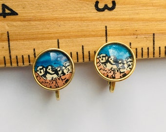 Vintage Souvenir Mt. Rushmore Earrings Jewelry South Dakota