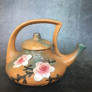 Art Pottery Floral Magnolia Teapot with Lid 5&quot;