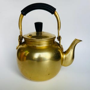 Gold Tone Aluminum Tea Kettle with Lid 1 Quart