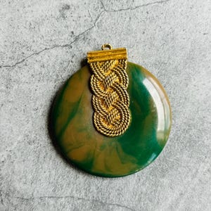 Max Factor Khara Creme Perfume Green Necklace Pendant
