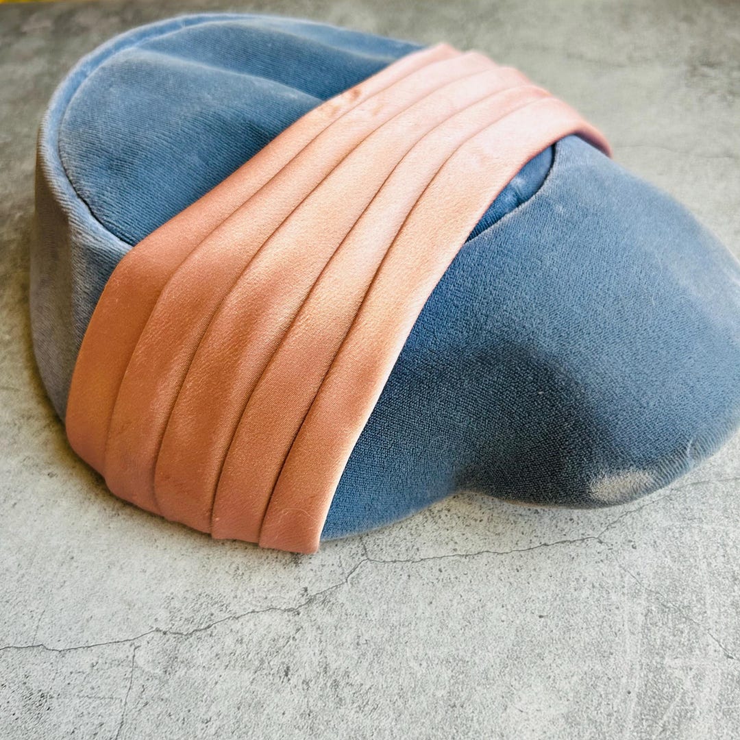 An Original Cathay of California Vintage Blue With Pink Ribbon Pill Box ...