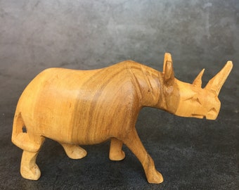 木彫りのサイの置物 - Etsy 日本