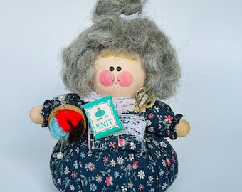 上品な女性のための手刺繍ピンクッション、ハート型ピンクッション
