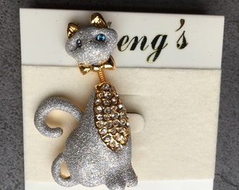 Cheng's Vintage Gold Tone Silver Rhinestone Blue Eyed Kitty Cat Brooch Pin 1.75"