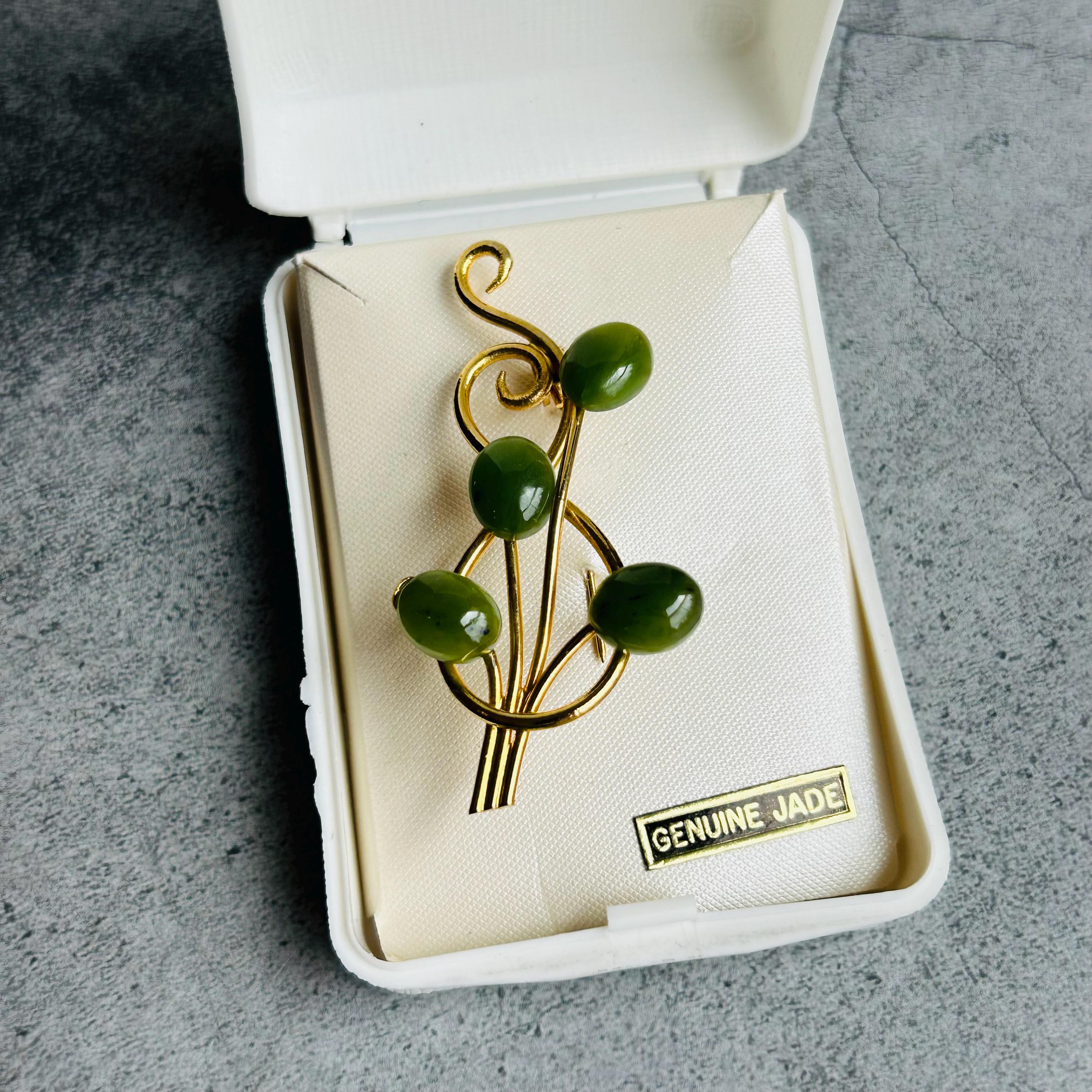 緑の翡翠のブローチ - Etsy 日本