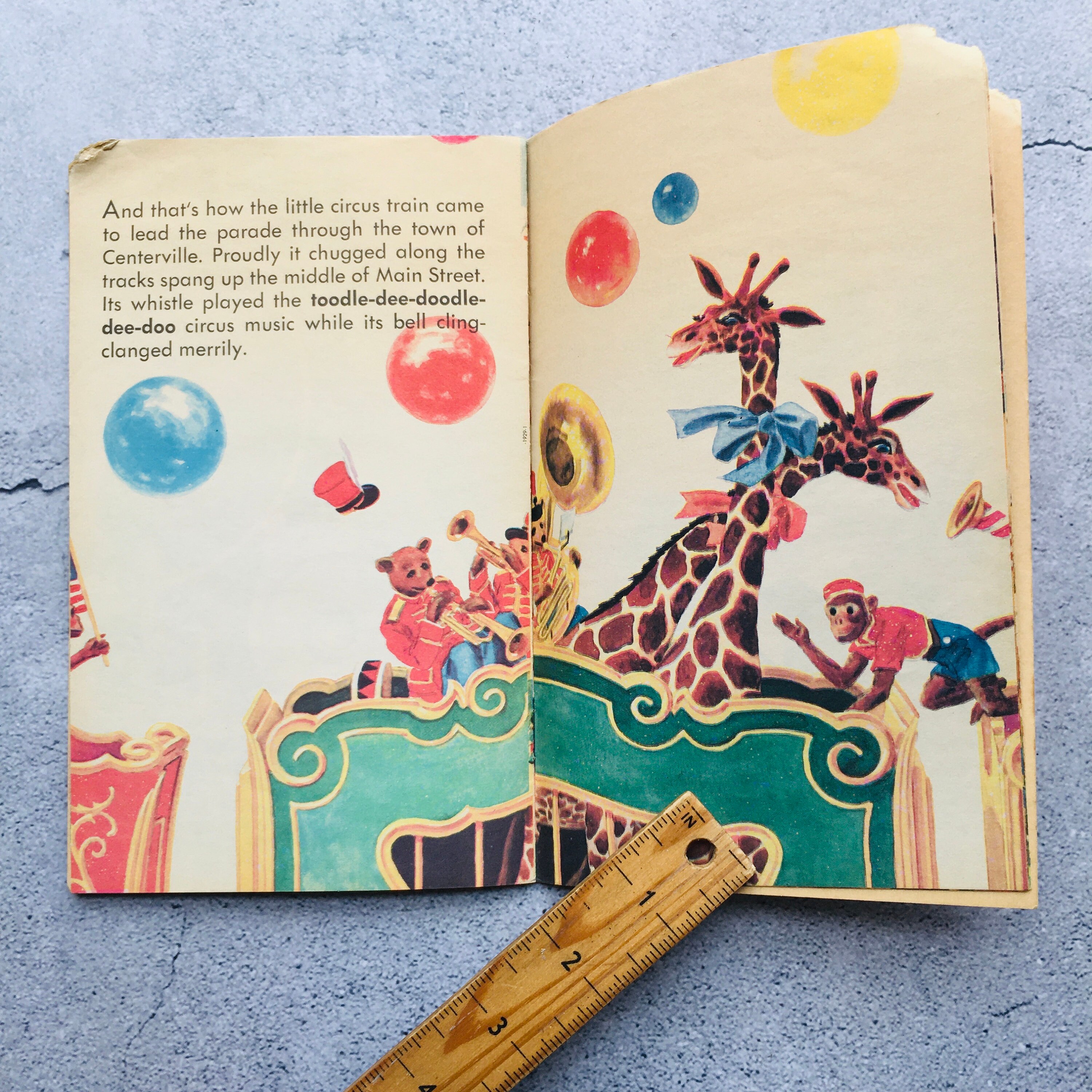 The Little Circus Train That Led the Parade Paperback Book by Ralph Kelly  1955 - Etsy, image size:3000x3000