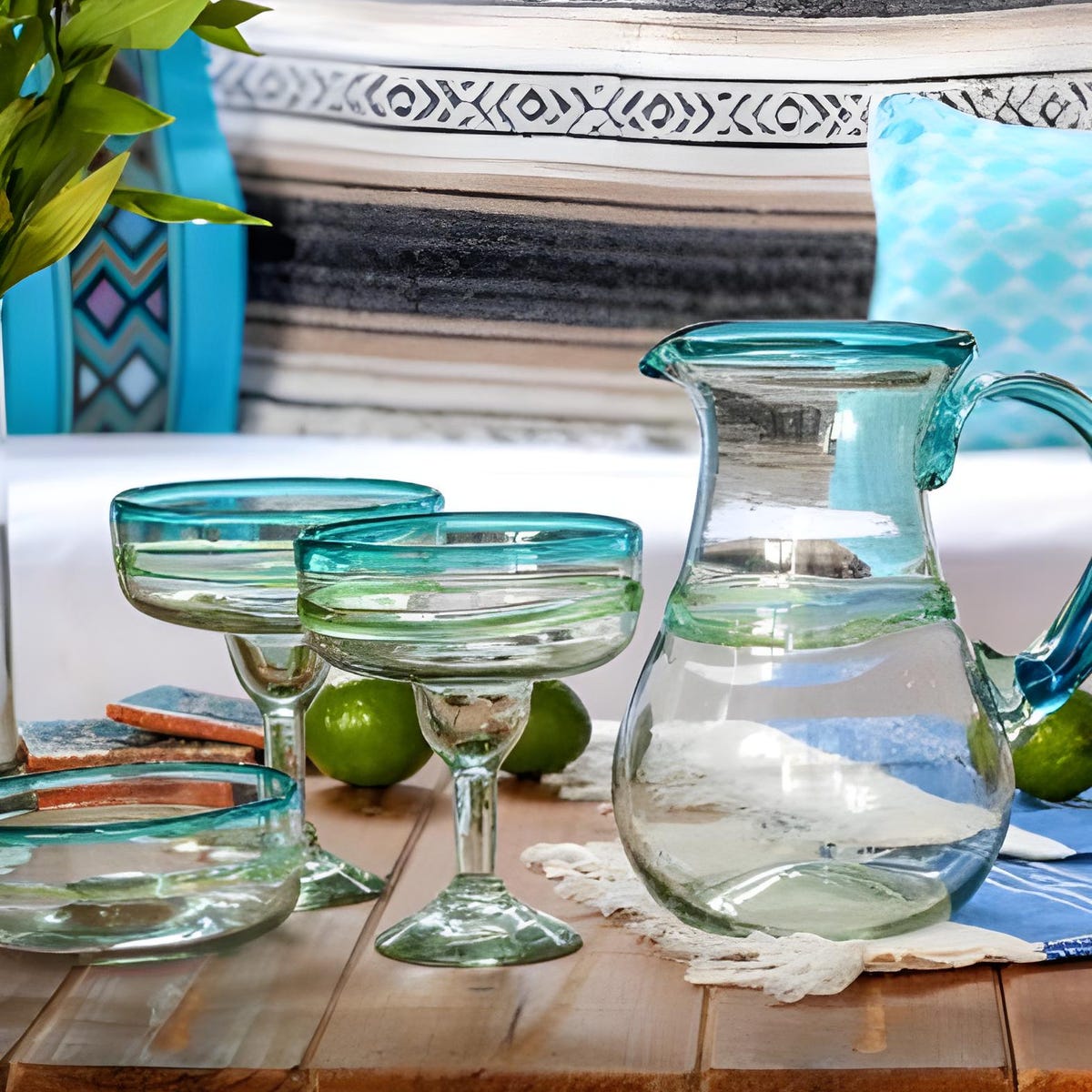 MyCajitaCo Aqua Margarita 6 Piece Set: 1 Pitcher, 4 Margarita Glasses, 1 Rimmer. Authentic Mexican Handmade Glassware