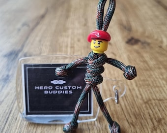 Paratrooper Army Soldier Red Beret with Emblem Paracord Keyring Keychain Gifts for Armed Forces